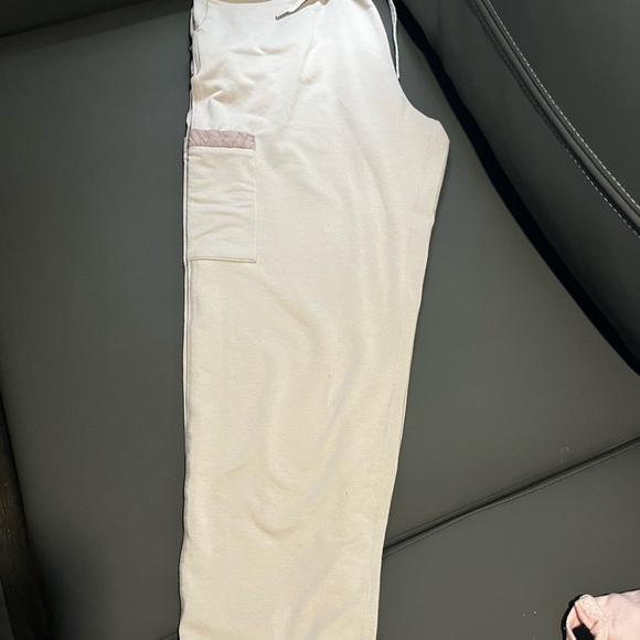 Vuori boyfriend cargo jogger - Picture 4 of 4